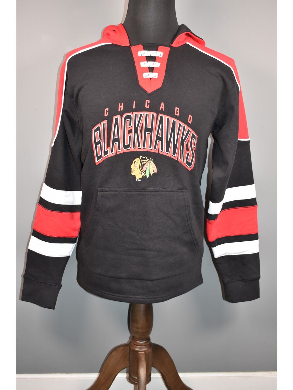 NHL Chicago Blackhawks Hockey Black Hoodie with Laces Brand New No Tags Size SM